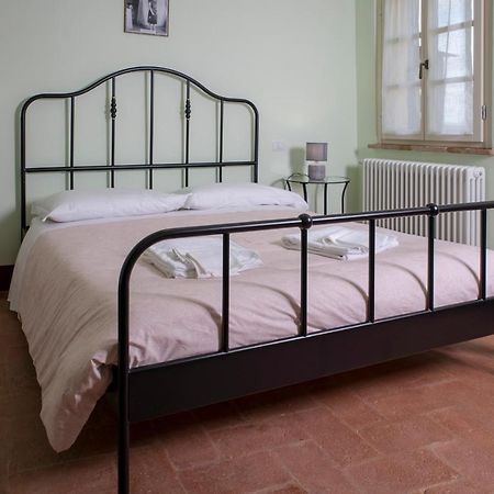 푀아노델라키아나 In Collegiata B&B 외부 사진