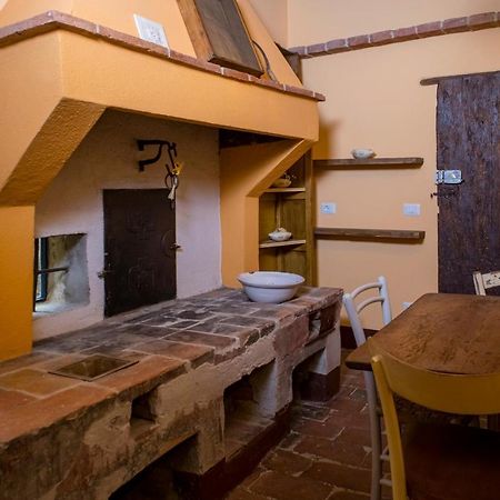 푀아노델라키아나 In Collegiata B&B 외부 사진