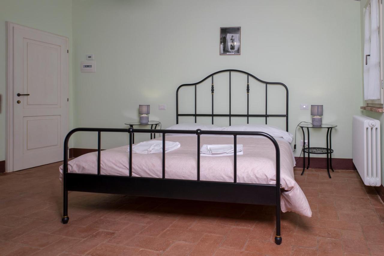 푀아노델라키아나 In Collegiata B&B 외부 사진